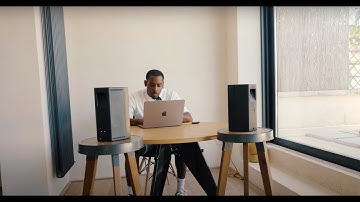 Ocean makes music on the move using AIAIAI UNIT-4 portable wireless monitors