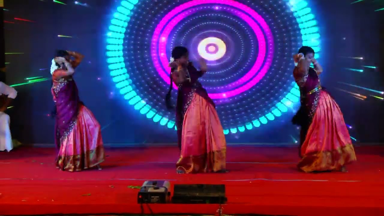 TAMIL MIXED SONG DANCE PERFORMED BY XI GIRLS