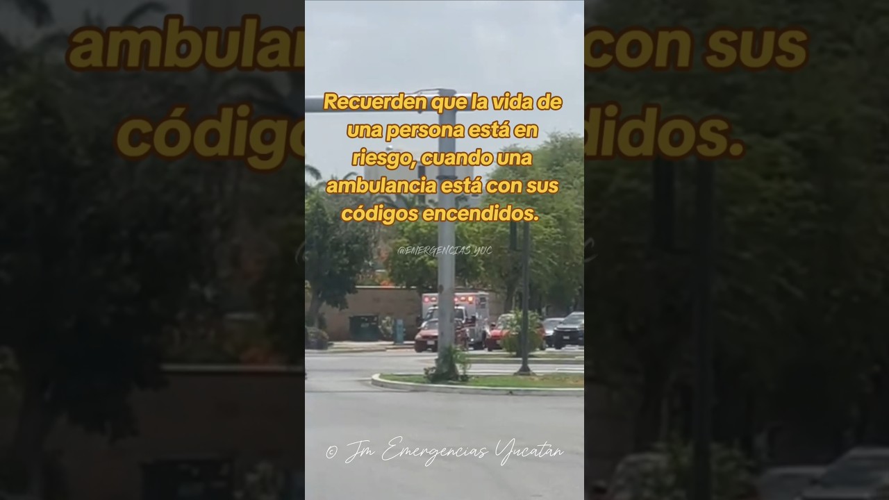 Carro NO cede paso a ambulancia 🙄 