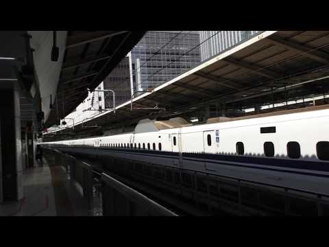 東京駅２３番線新幹線ホーム 　JR東日本E2系とJR東海N700系が・・・