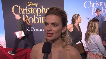 Christopher Robin World Premiere Burbank - Itw Hayley Atwell (official video)