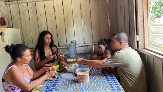 ALMOÇO EM FAMÍLIA NO INTERIOR DO AMAZONAS/COTIDIANO/MOSTRANDO NOSSO TERRENO LIMPO