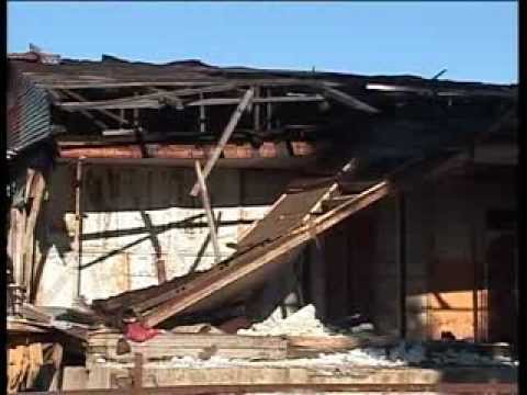 დევნილთა კომპაქტურ ჩასახლებაში კედლის ნაწილი ჩამოინგრა.