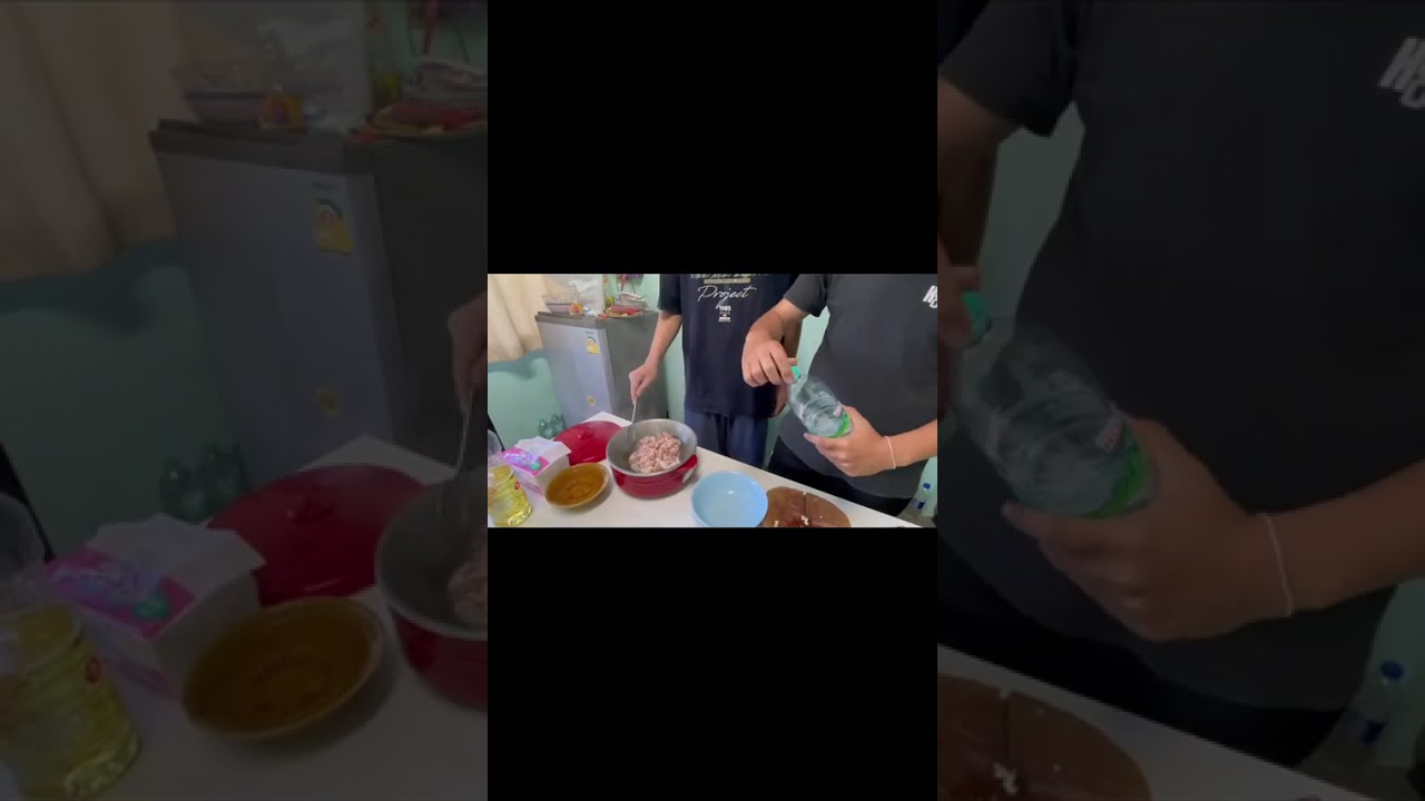 300302 “Cook a dish of stir-fried chicken with mild chili peppers.”