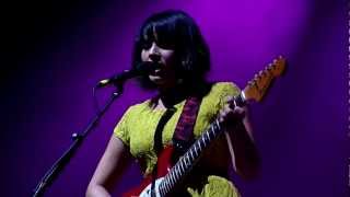 Norah Jones - Stuck -  LIVE PARIS 2012 chords