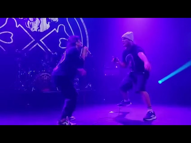 Life of Agony: Whitfield Crane & Keith Caputo sing ’River Runs Red’ live in Utrecht, NL (11.18.2025)