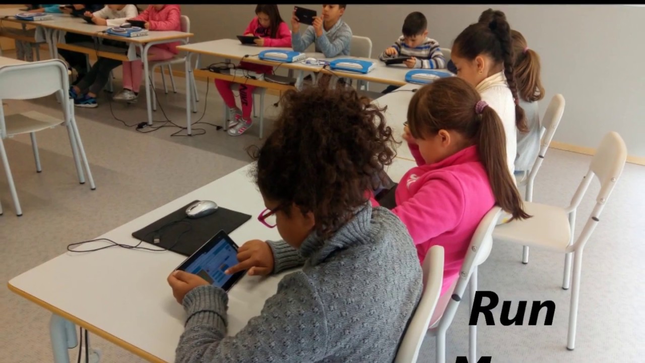 AE Prof. Óscar Lopes - Vídeo da implementação do Projeto Probótica