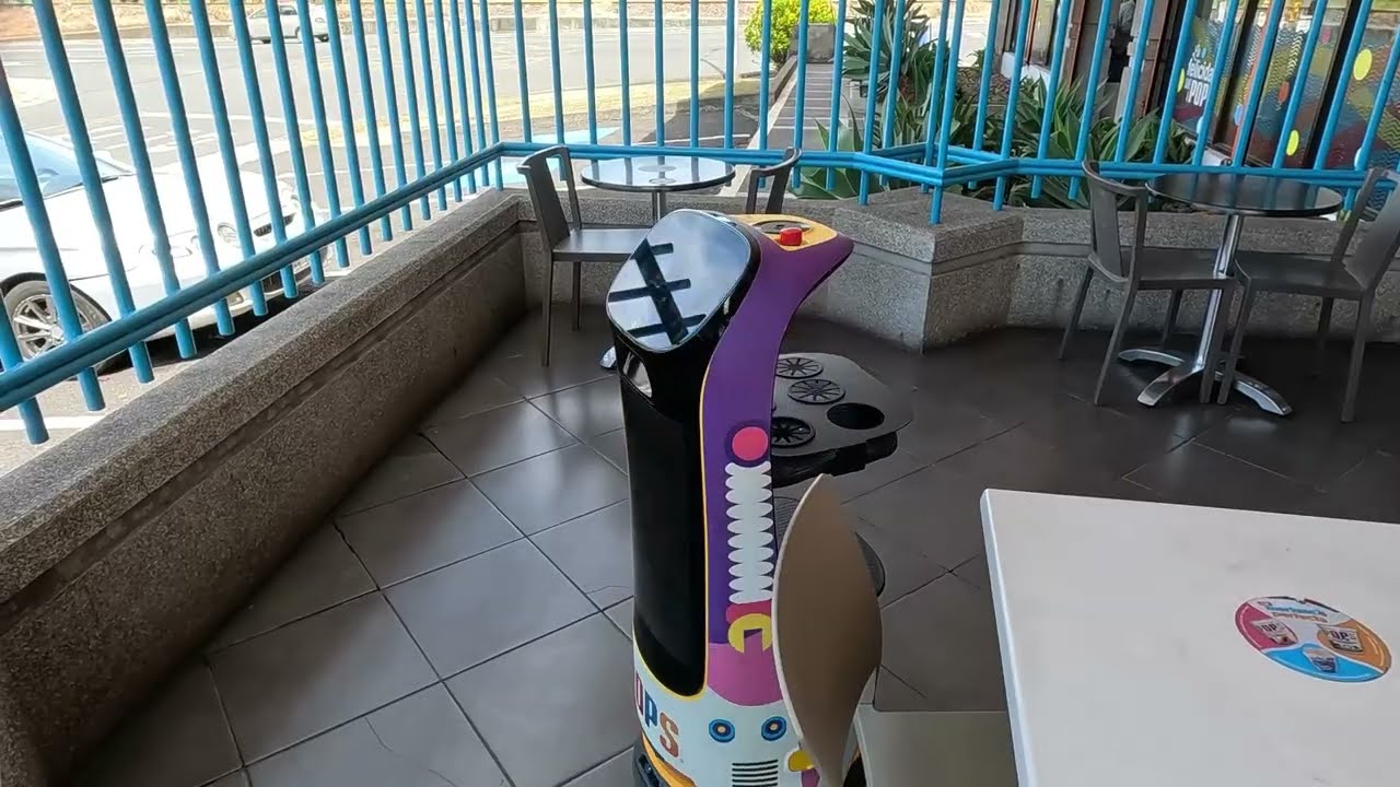 Dinosaurs to Butterflies: What to Expect at Costa Rica's Natural Science Museum la Salle 11 Robot server in San Jose, Costa Rica at Pop's in Sabana - Still some rough edges