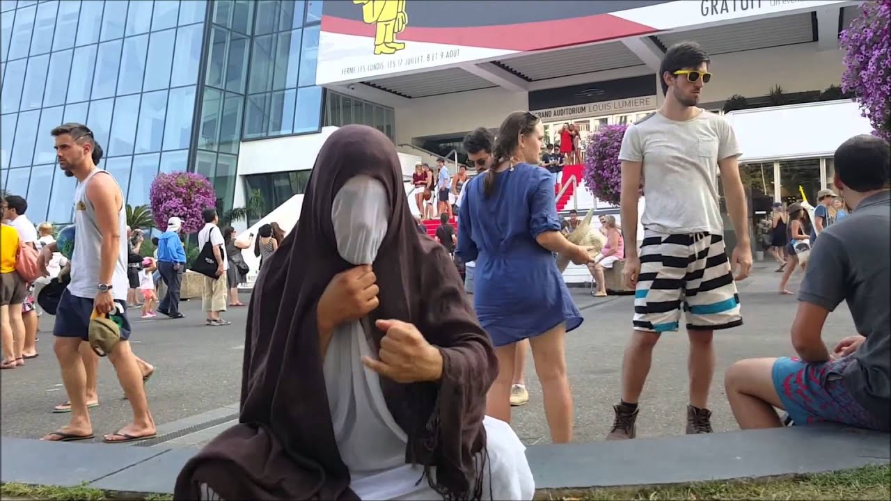 خدوج في مهرجان « كان » في فرنسا ..