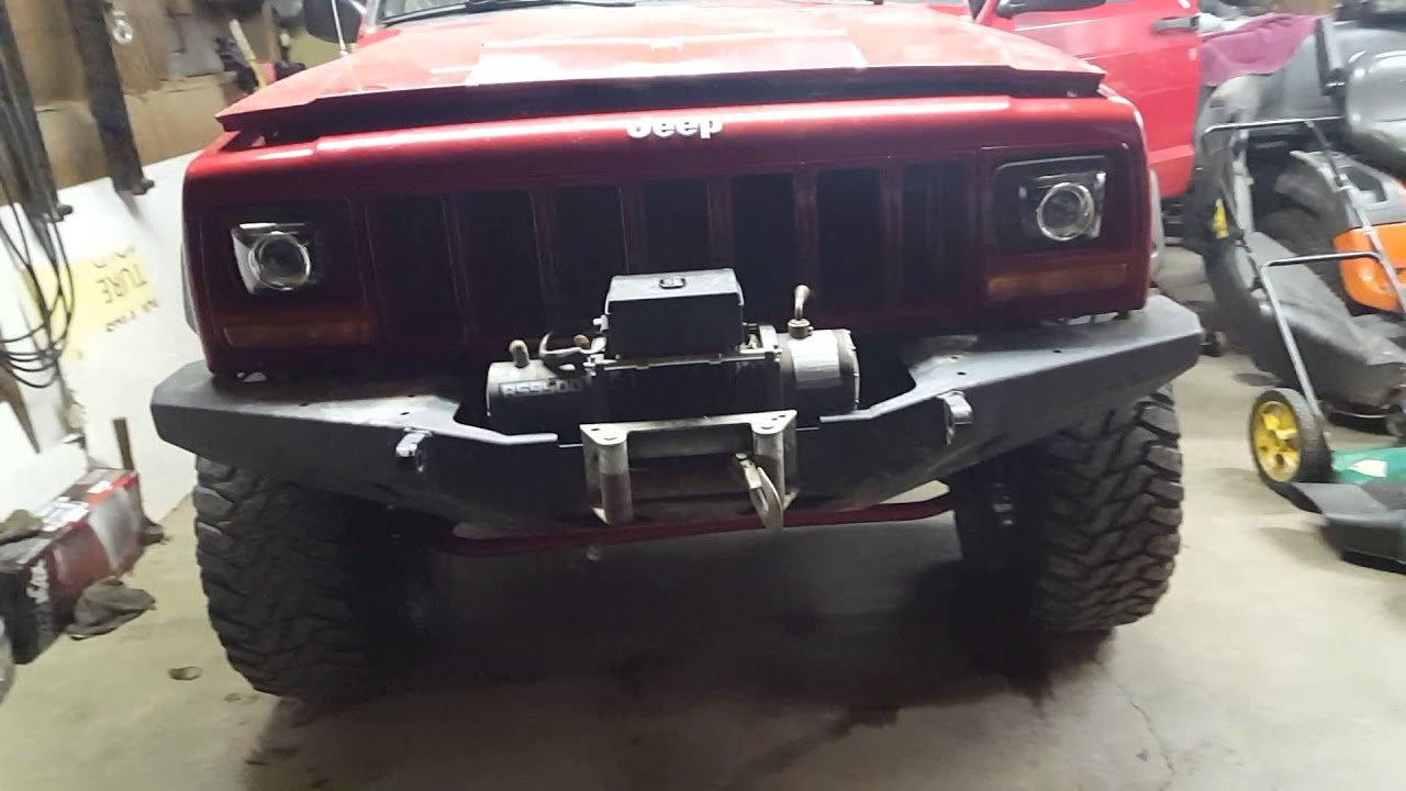 5.3L Chevy V8 in a Jeep Cherokee - YouTube