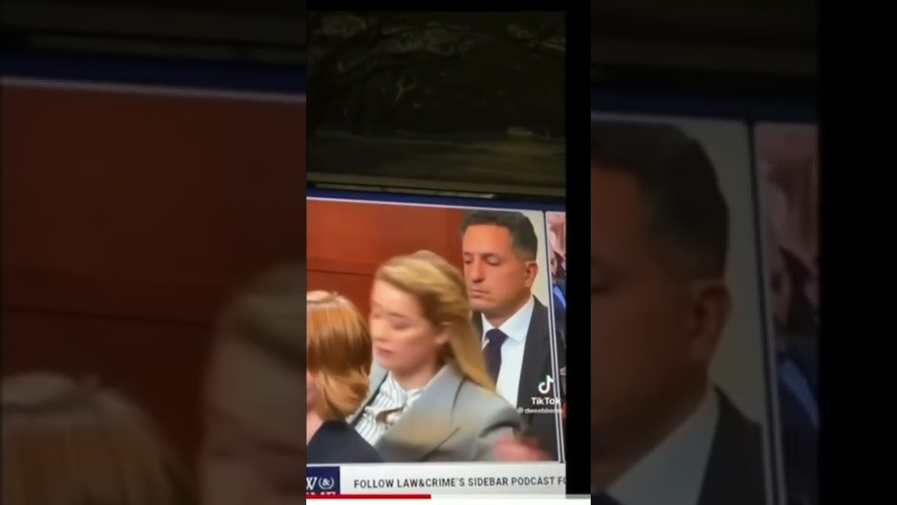 Viral Video Amber Heard taking FAKE Notes during Trail against Jhonny Depp adlı videoyu YouTube'da izle Viral Video Amber Heard taking FAKE Notes during Trail against Jhonny Depp adlı videoyu YouTube'da izle