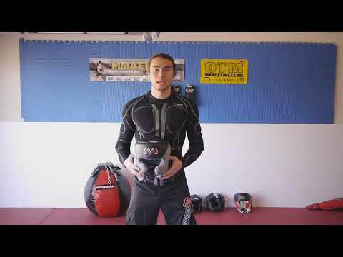 Боксерський закритий шолом RIVAL RHG10 Чорний, S, видео 1