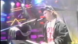 Video thumbnail of "LaTour   People Are Still Having Sex   Live Top of the Pops 1991 1"