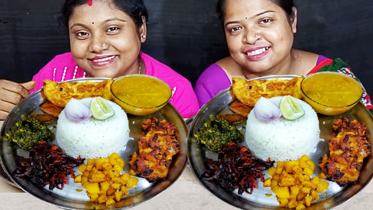 EGG OMELETTE PAKORA DAL CHAWAL  EATING CHALLENGE // food family & more