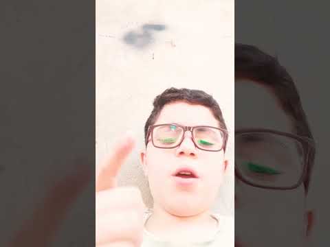 ولد يغنى اغنية قولى لماذا لا تصلي