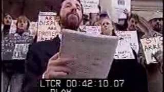 NYPD sells confiscated art at police auction 1994