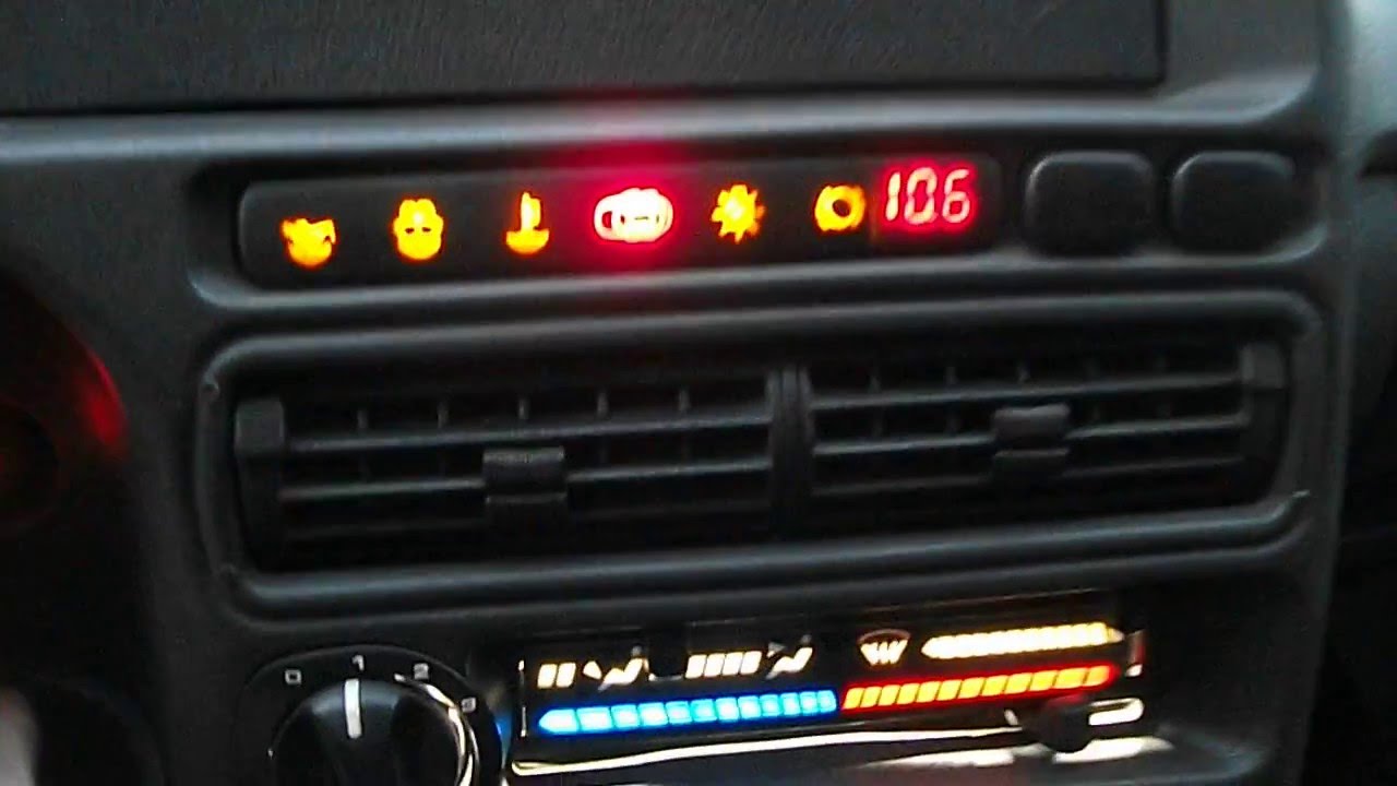 Вольтметр в салон авто Вольтметр в салон авто