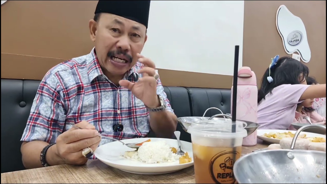 Makan2Pas3:REFLAY coffee & Eatery jl. H. Said Tembilahan