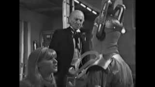 Doctor Who - The Tenth Planet - Ben fights back
