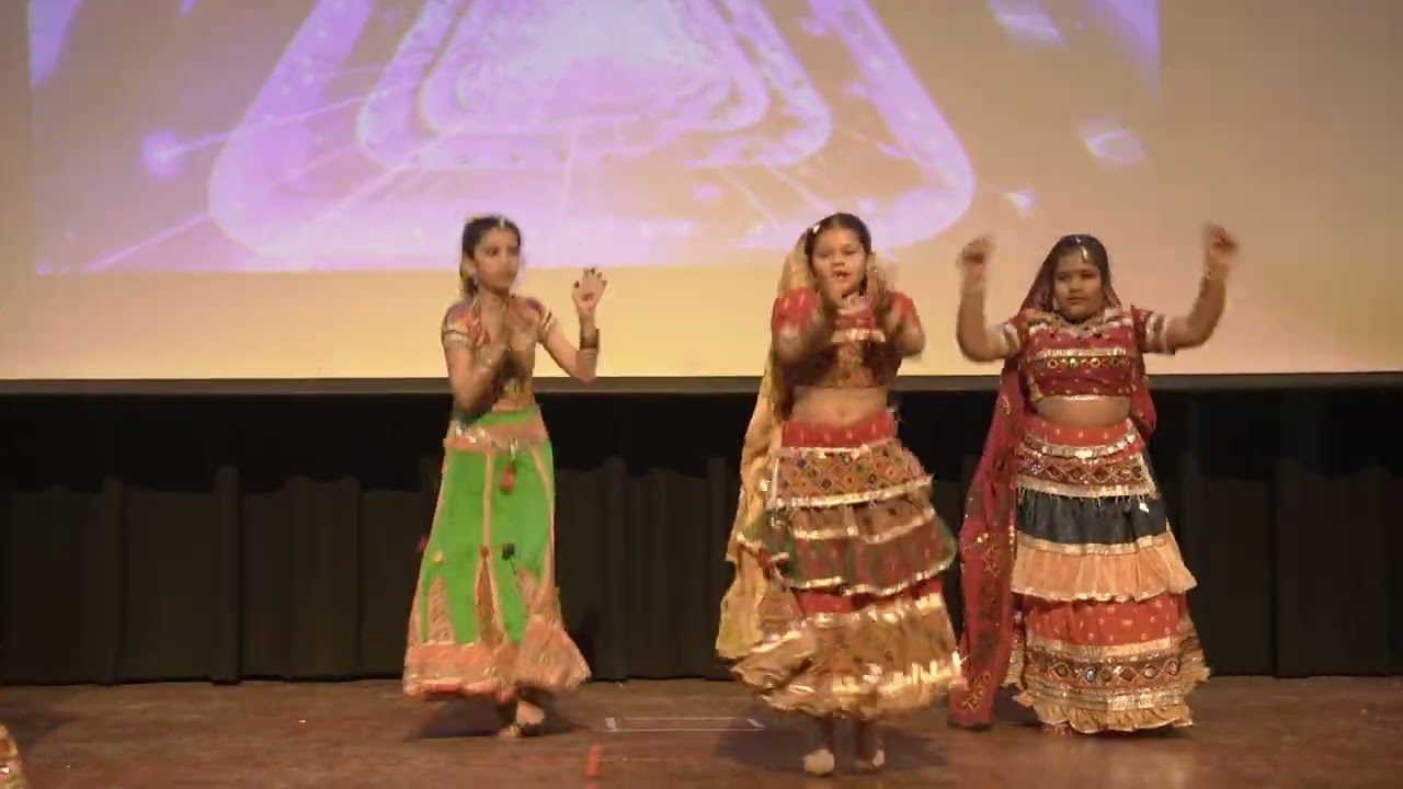 "Rhythms of Joy: The Electrifying 'Dholida' Dance" Annual Function SMALL WONDERS ACADEMY