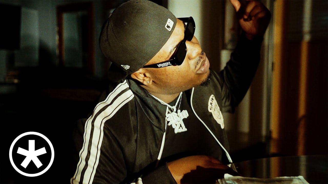 Real Recognize Rio - Tell Me Something (Official Video) - YouTube