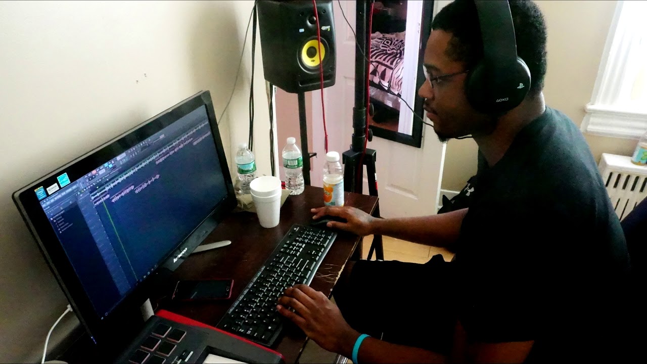 Z Line Designs Cyrus Workstation Good For Gaming Youtube