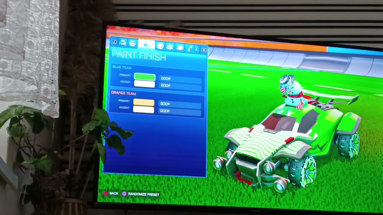 Hrajeme rocket League soccar 2v2 (proti nám byli   blbý hráči)