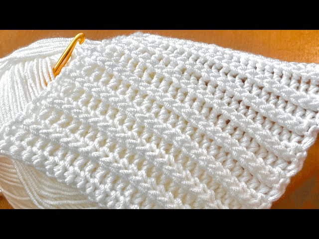 SO EASY AND BEAUTIFUL!👌🌸 How to Crochet for beginners / Crochet baby blanket class=