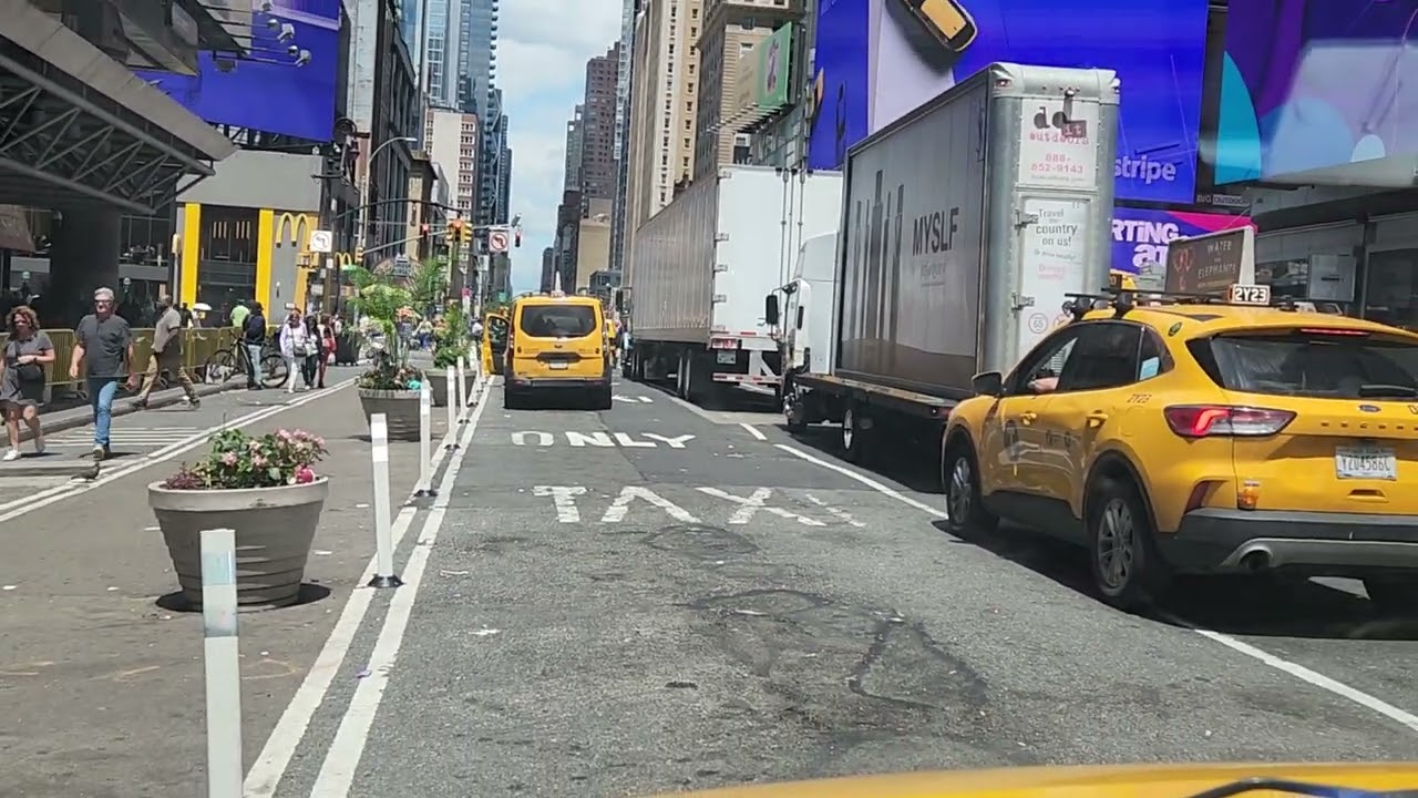 Yellow cab NEWS : ANOTHER street fight at the Port Authority Bus Terminal