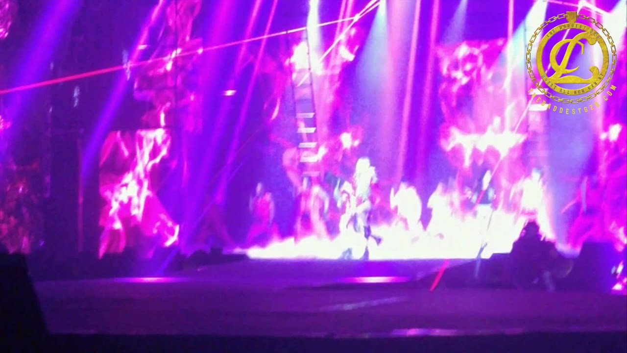 [FAN CAM] 140608 AON World Tour (JKT) : 2NE1 Crush