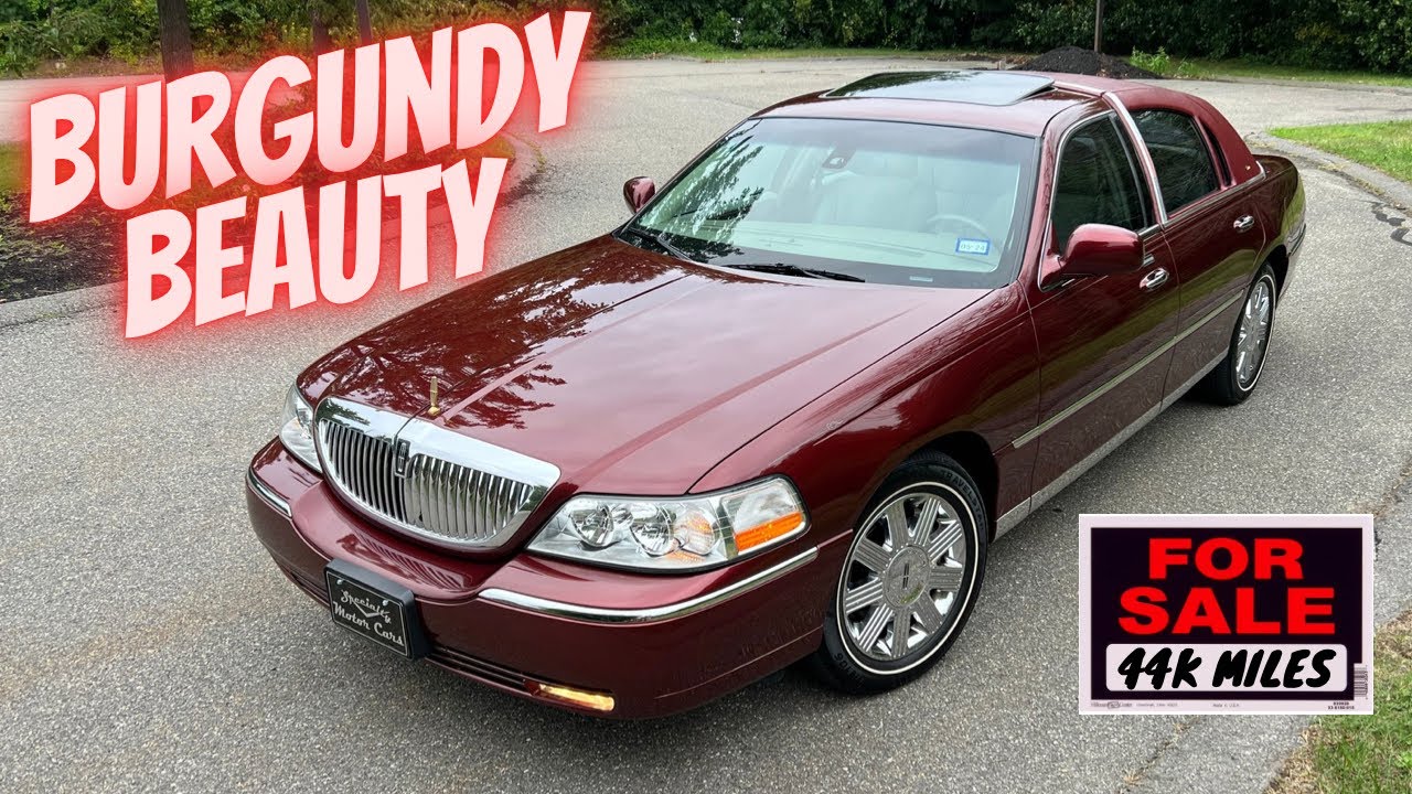 Lincoln Town Car Cartier 2003 года выпуска, ЛУЧШАЯ ЛИНИЯ, 44 тыс. миль ПРОДАЕТСЯ. Специальные авт...