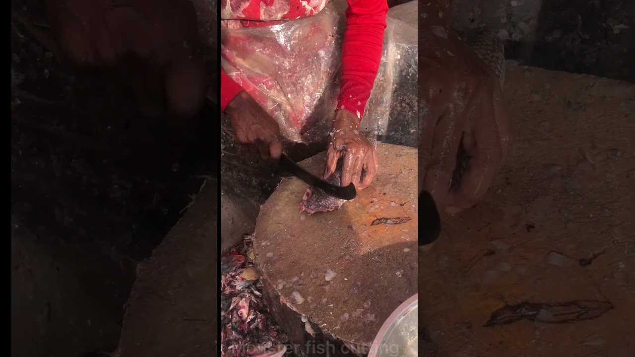 Unique lizard fish cutting skills. 