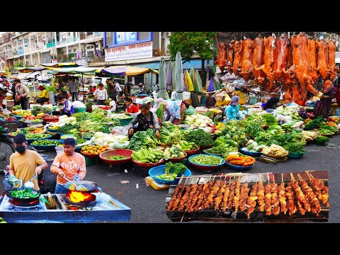Most popular place to buy food in the evening around Orussey market, Phnom Penh street food