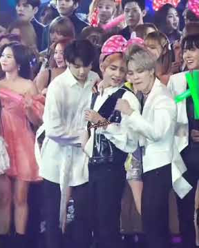 BTS DANCING BANG BANG BANG BY BIGBANG 💜♥️💜♥️ #BTS #JazeCarDen