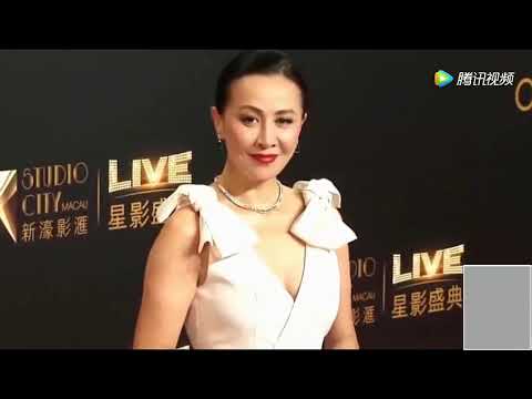“新晋奶爸”张杰录节目发喜糖，谢娜挺孕肚相伴，超甜蜜！