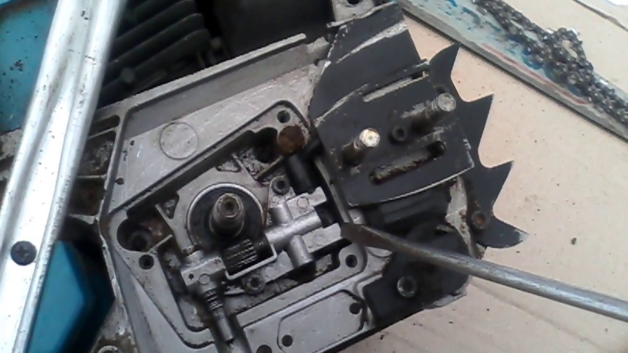 Причины прекращение подачи масла в бензопиле - YouTube