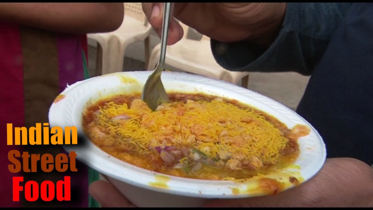 Indian street food - Ragda patties, Pav ragdo - street food of india mumbai | Best indian street food