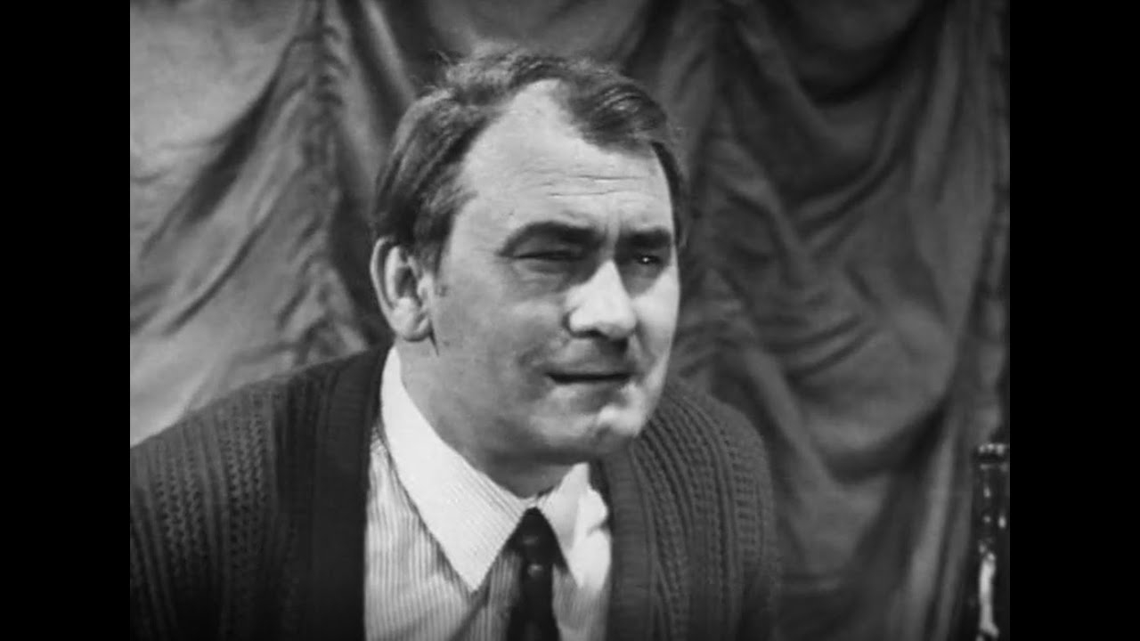 Следствие ведут знатоки дело 5. Динозавр 1972. Винтажные динозавры. Потрясающе динозавры книжка. Тилозавр буриан.