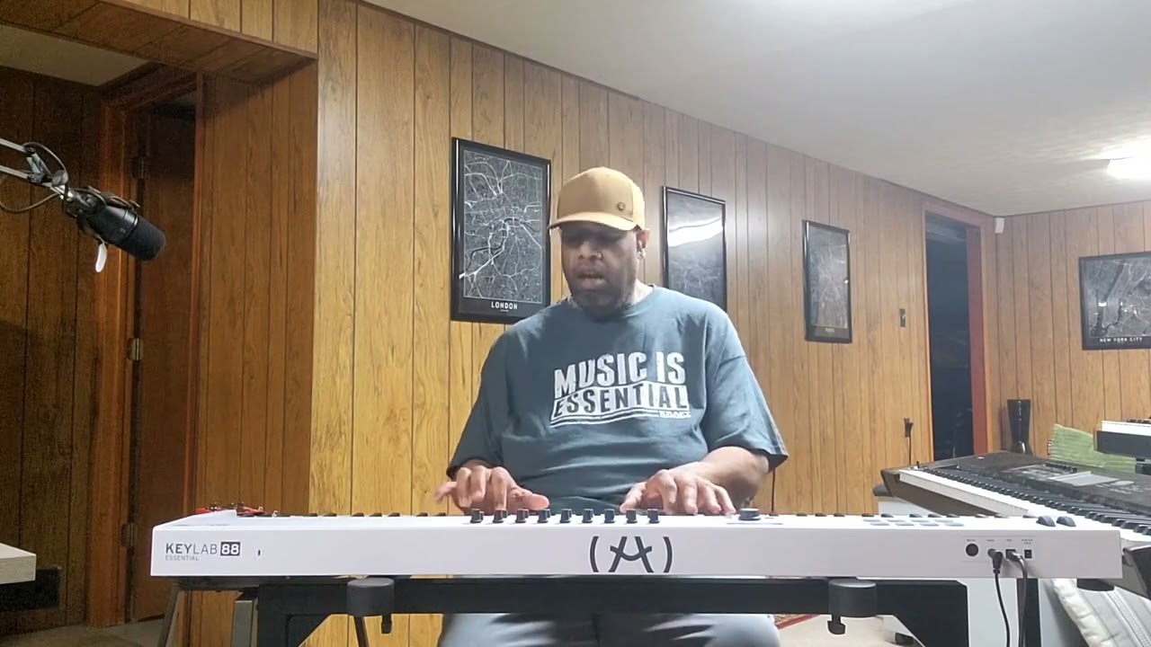 "Our Love" (Al Jarreau) Audiolounge Keyaffair 4  Bright V - performed by Darius W.  (2/10/24)