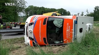 VN24 - Когда спасателям приходится спасать спасателей - машина скорой помощи опрокидывается на бок