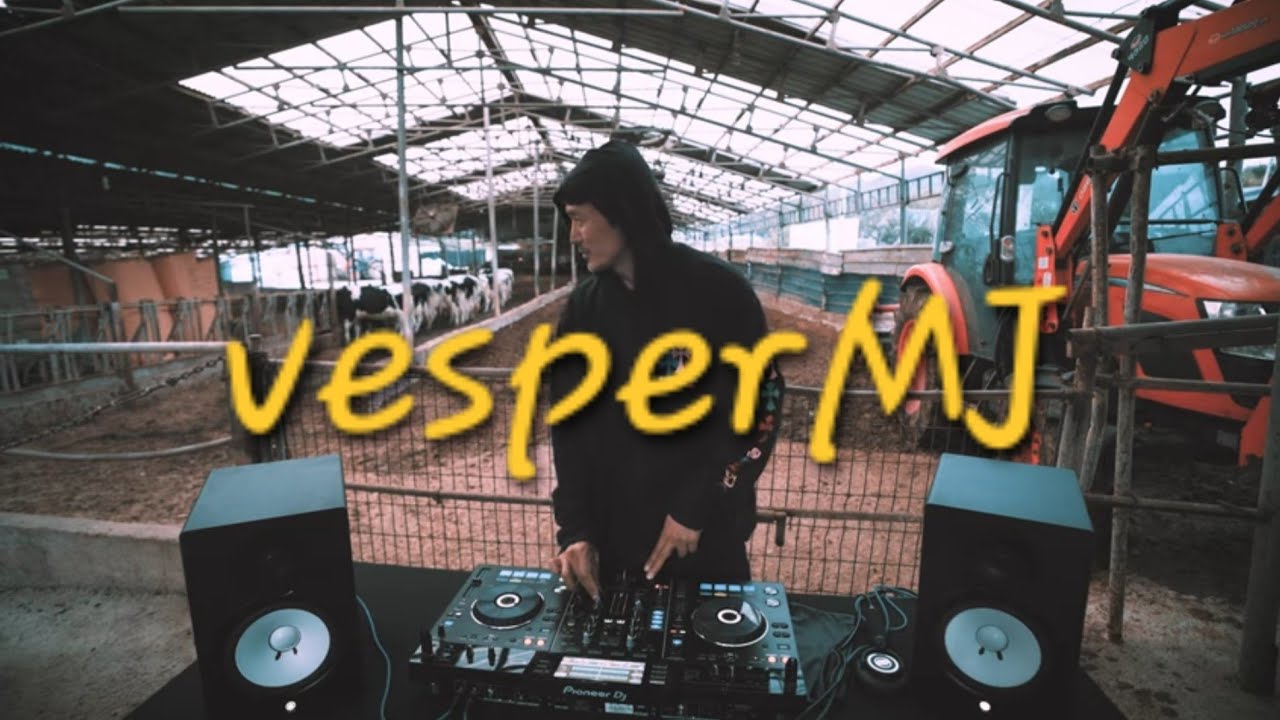 DJing in the Barn: Why Won’t the Cows Dance? House Music Mix.