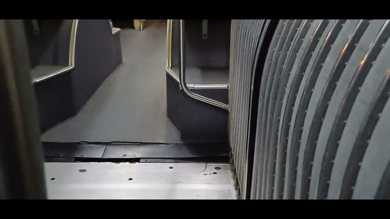 קטע נסיעה במטרונית קו 1 עם הכרזה חדשה תחנת רכבת חיפה מרכז השמונה