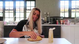 Skinny Food Co Review White Chocolate Zero Calorie Syrup With Fruit & Pancakes