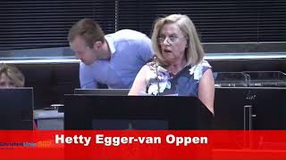 Hetty Egger - van Oppen legt de vinger op de zere plek tijdens debat