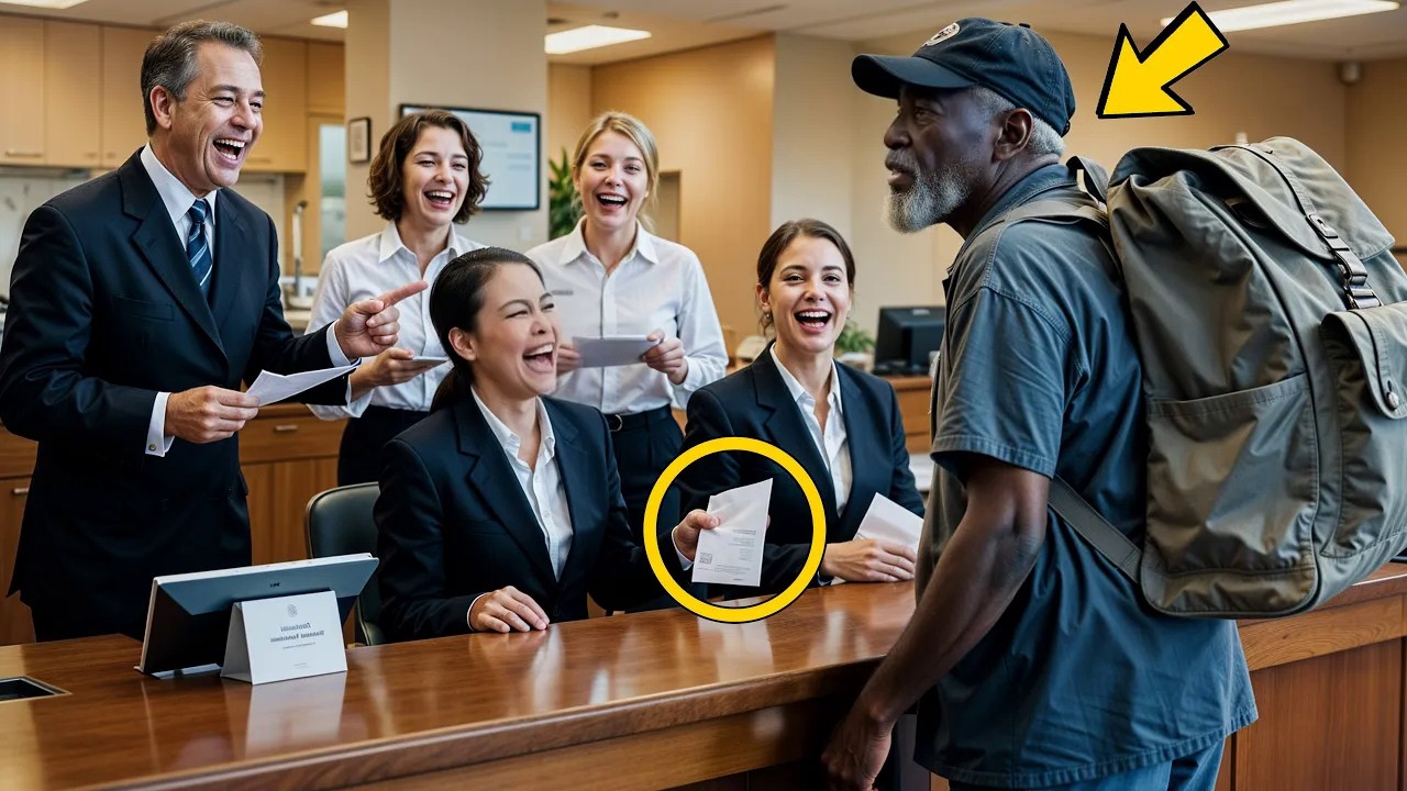 Alter Schwarzer Mann mit Sack beansprucht Bankbesitz – Sie lachten, bis sie es bereuten