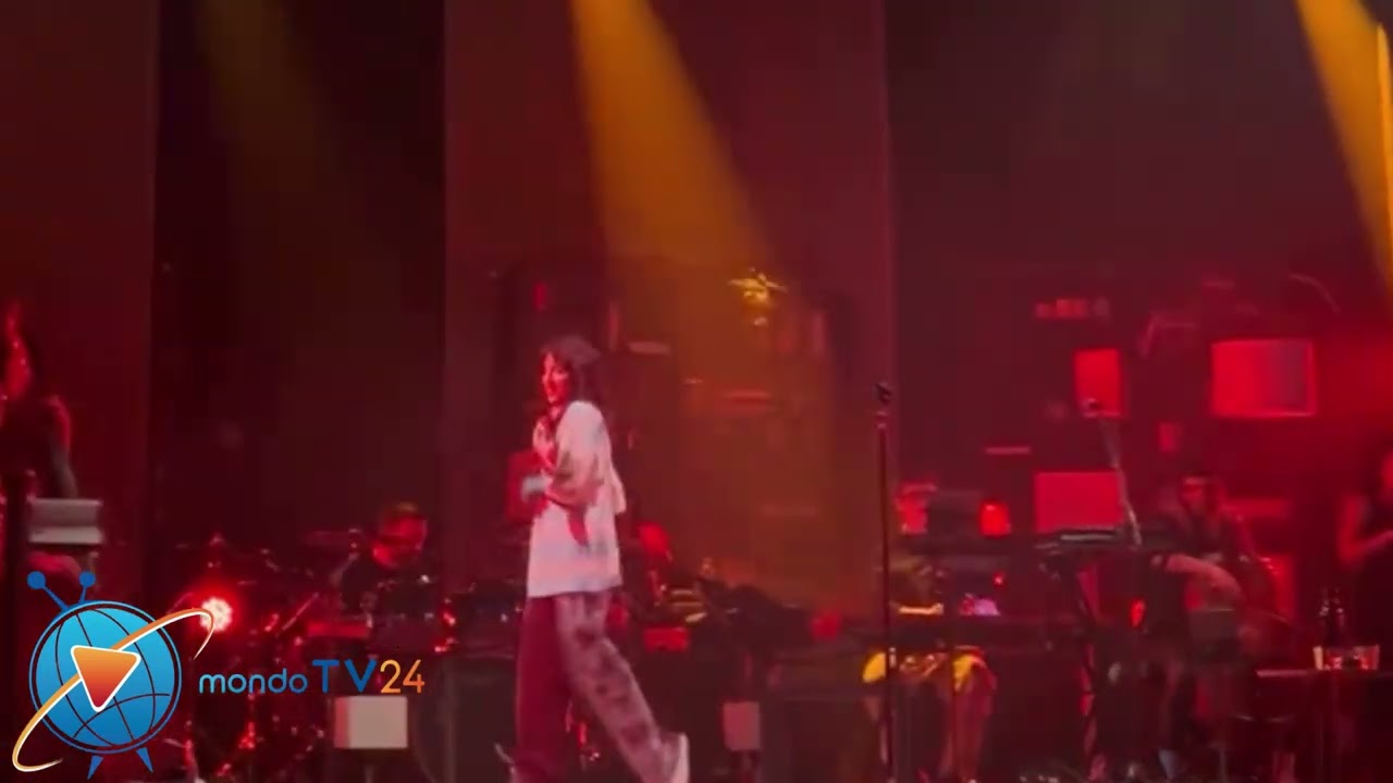 Angelina Mango ritorna a cantare a Napoli, acclamata dai fan 