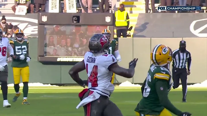 Tom Brady LAUNCHES The Ball To Chris Godwin For INCREDIBLE 52yd | Packers vs Buccaneers