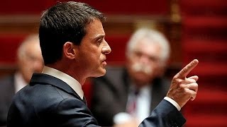 Fransa'da gensoru reddedildi, çalışma yasası hayata geçti