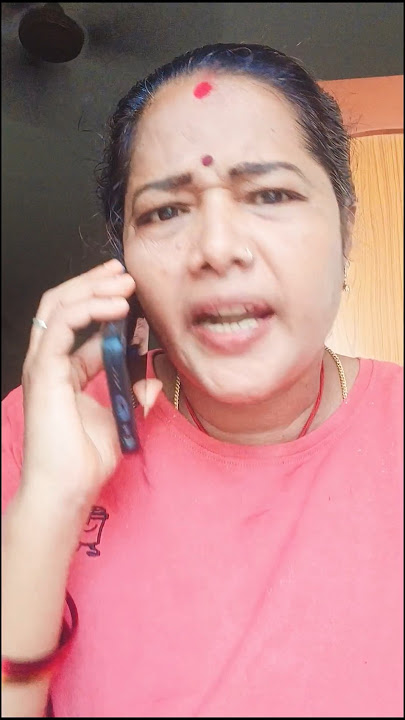 Catching chicken for a discount 🤣🤣🤣 #funny_chicken #kozhi_koothugal #comedy #husbandwifetamil###