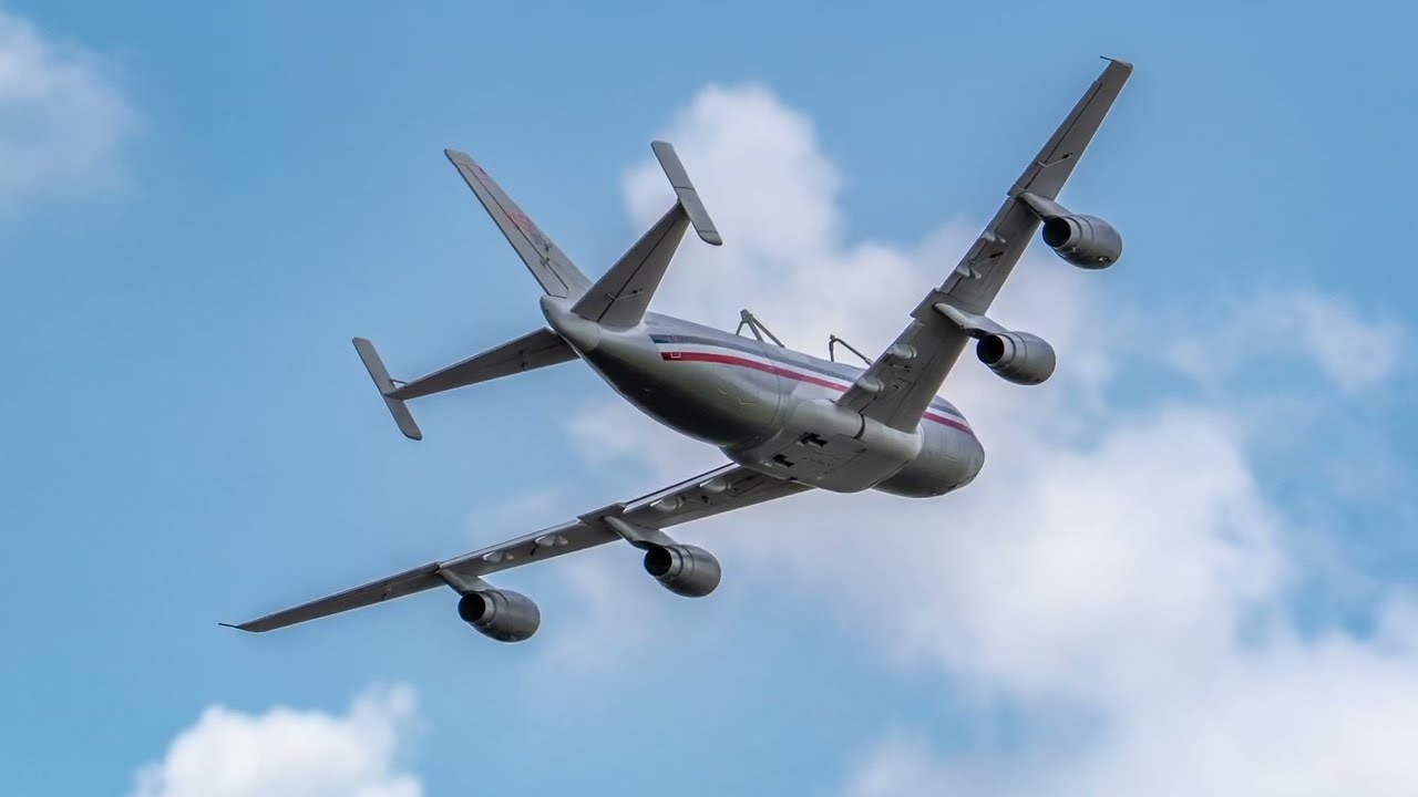 NASA 905 Boeing 747 Orbital Transporter - YouTube